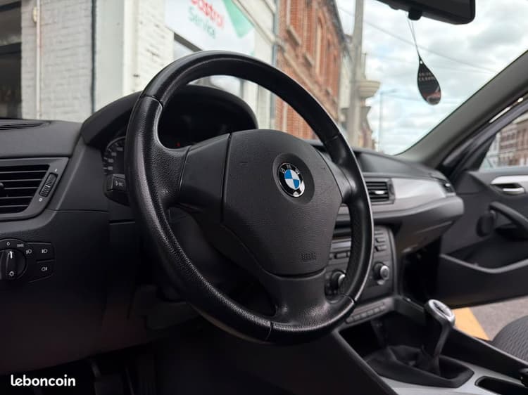 Loader BMW X1 2.0d 143Ch *CARNET à Jour GARANTIE image