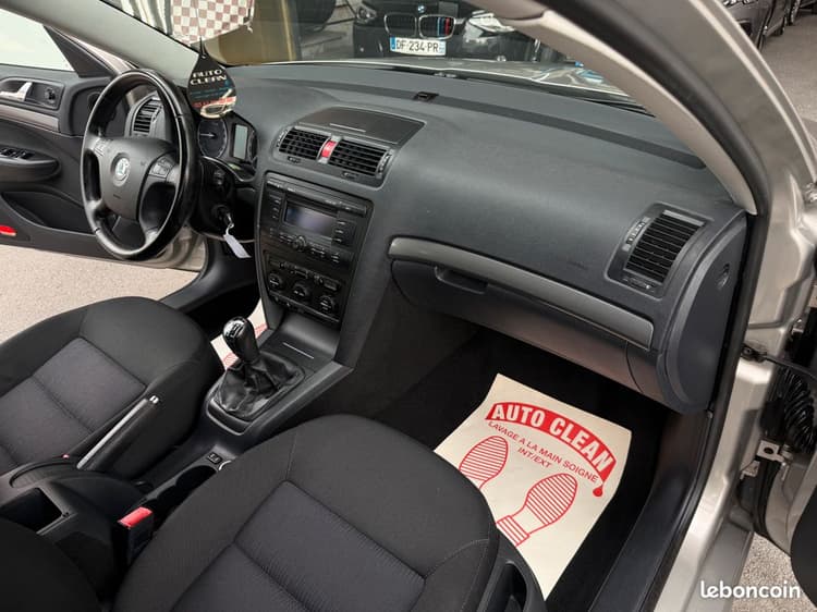 Loader Skoda OCTAVIA 62.253Kms 1ère main *CARNET à jour SKODA GARANTIE image