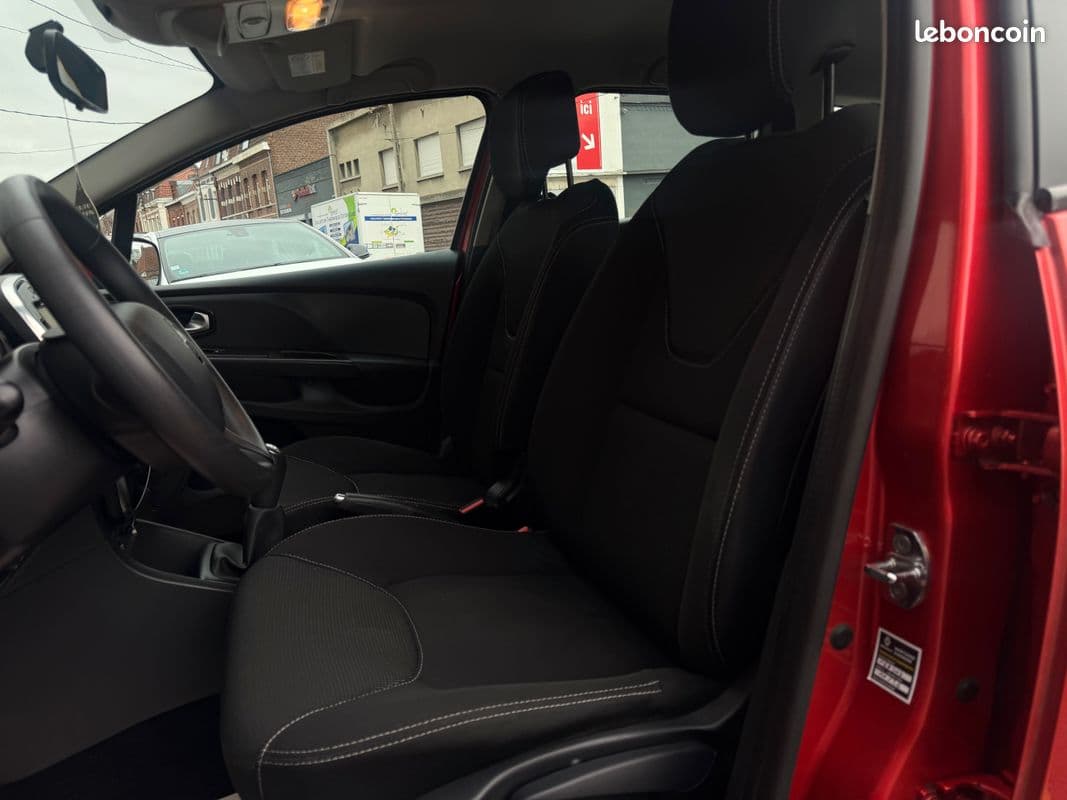 renault clio 2015 image 10