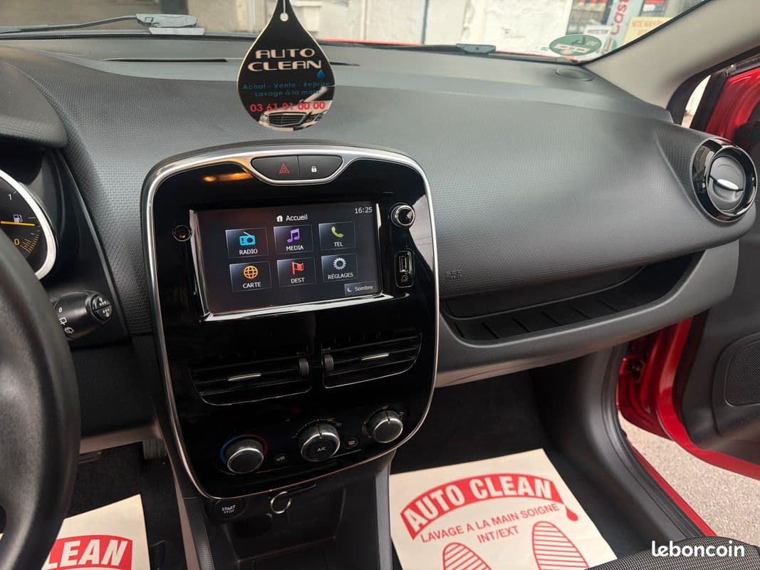 renault clio 2015 image 5