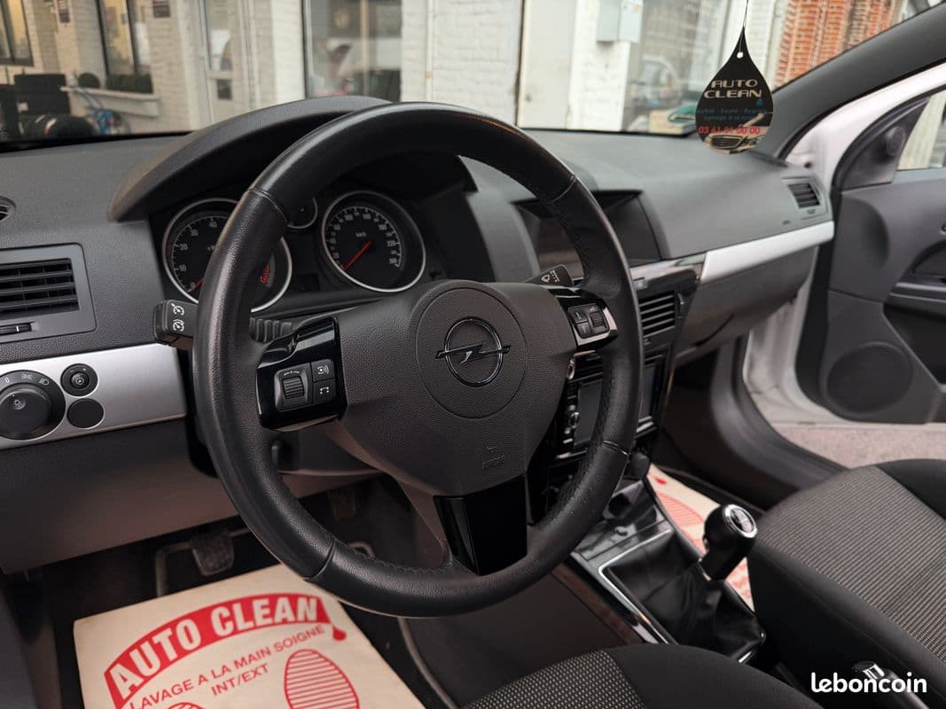 opel astra 2010 image 3