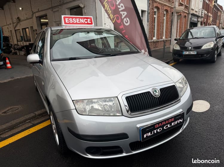 Loader FABIA 1.4i *Automatique CARNET à jour SKODA Garantie image