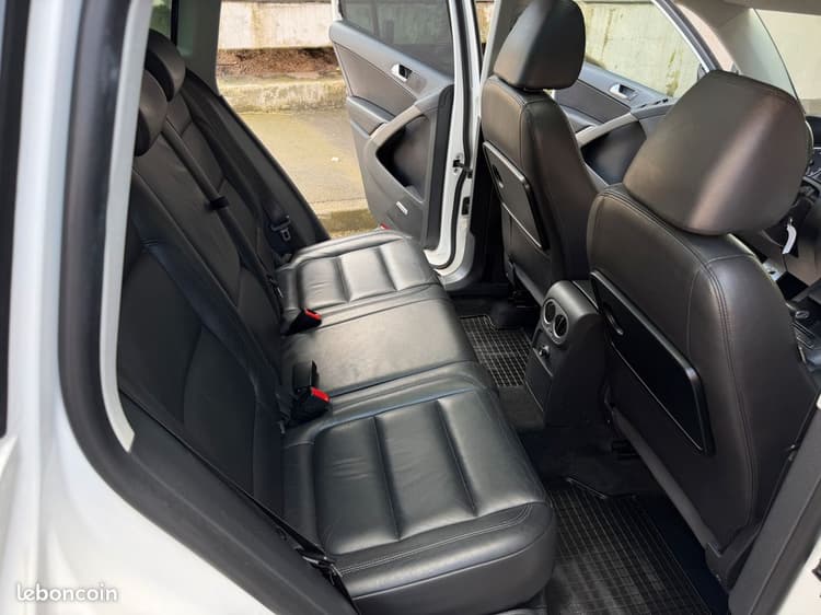 Loader TIGUAN R-Line 2.0TSi 170Ch 4X4 BVA *CARNET à Jour image