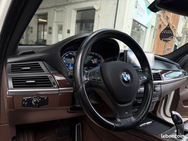 Loader X5 M40d XDrive 7 PLACES Cockpit *MODELE UNIQUE image