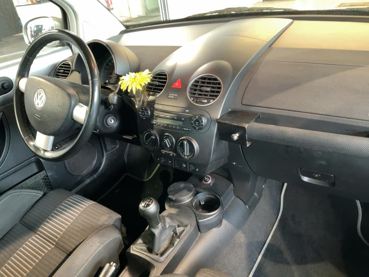 volkswagen Beetle 2007 image 10