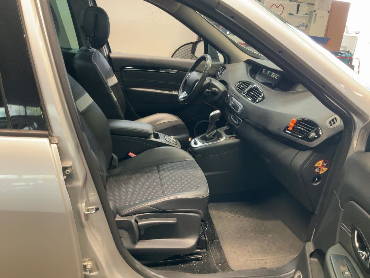 renault Scenic 2012 image 4