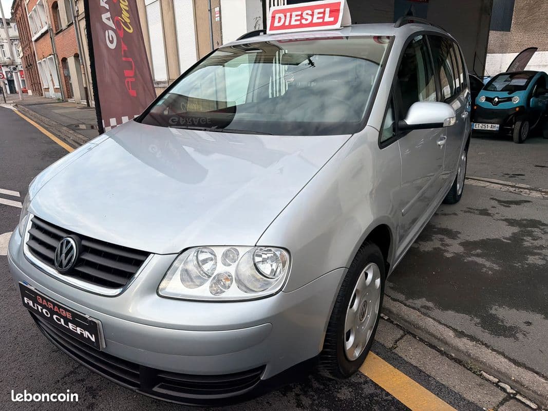 volkswagen touran 2003 image 1
