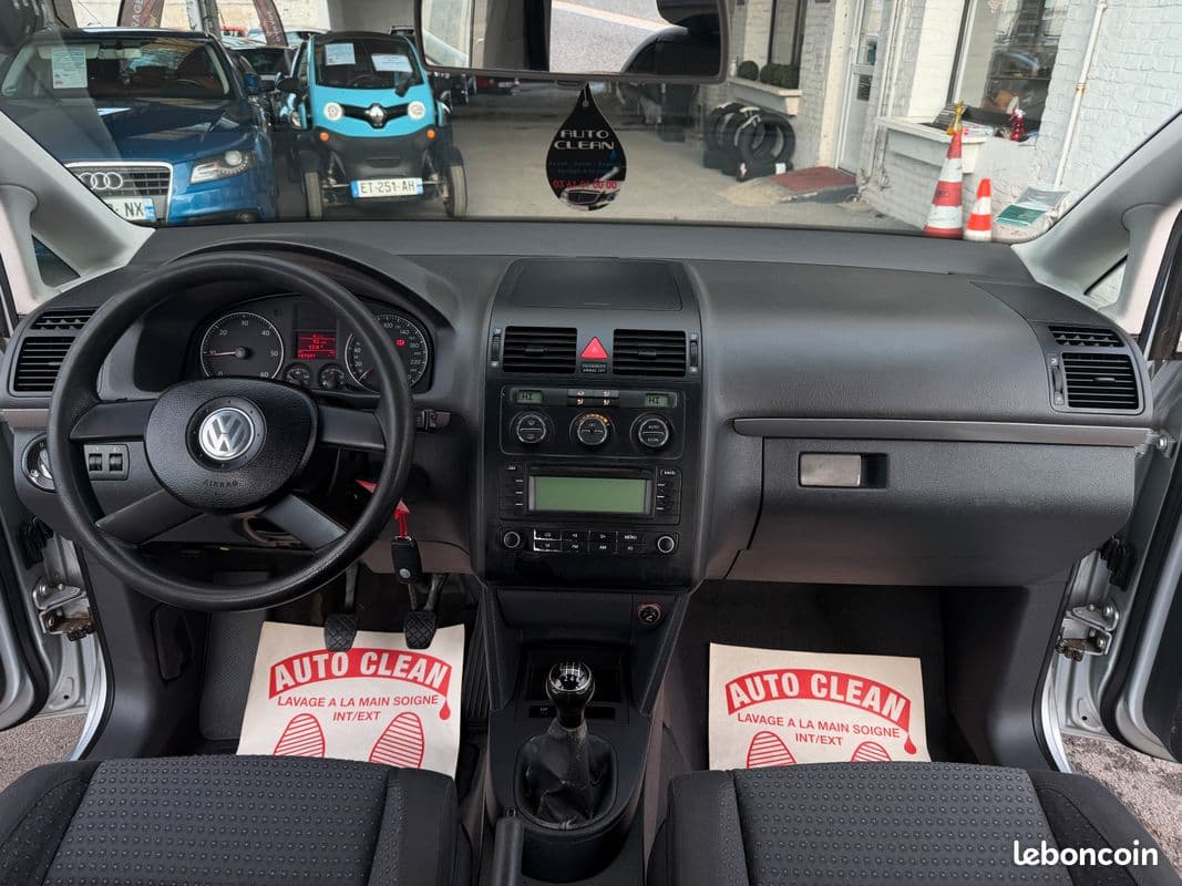 volkswagen touran 2003 image 2