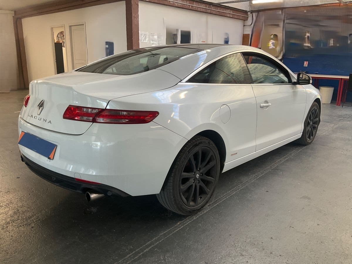 renault Laguna 2010 image 2