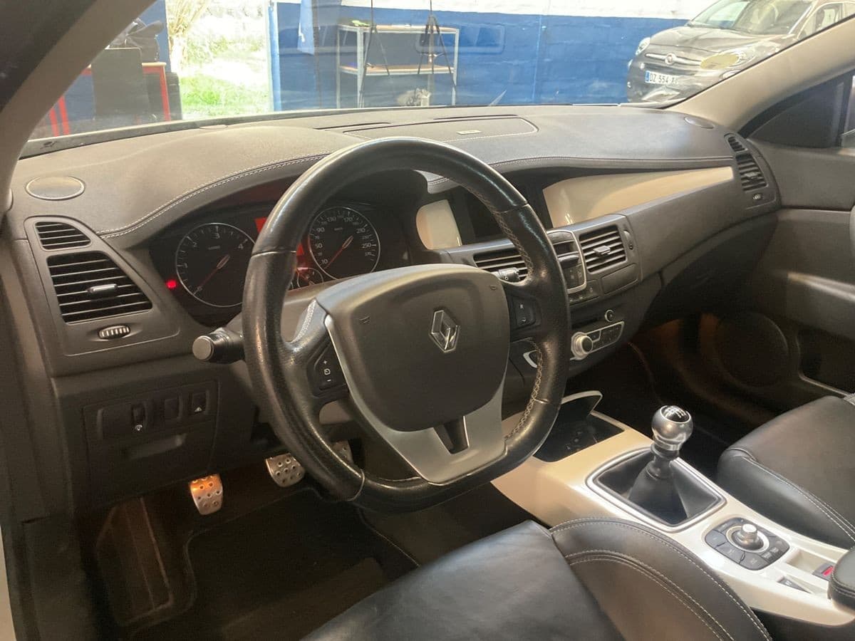renault Laguna 2010 image 3