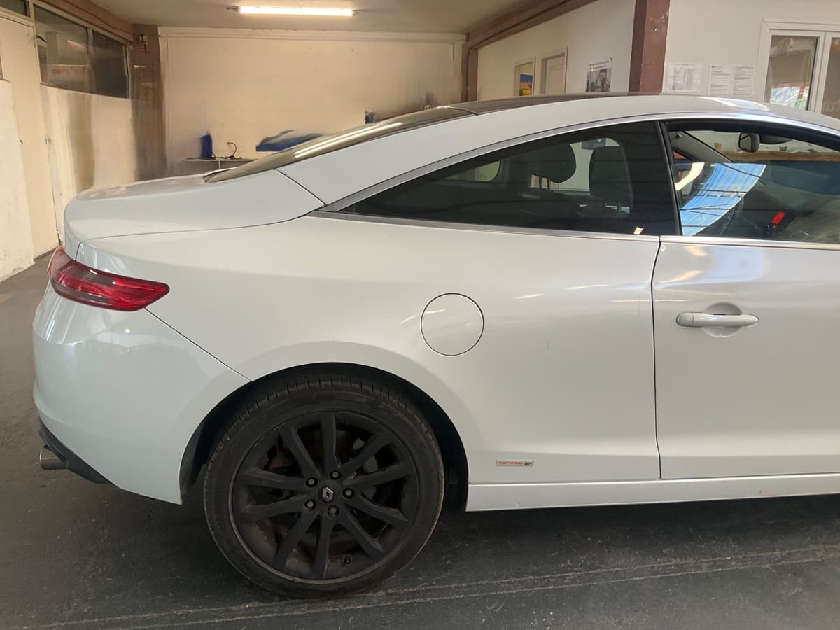 renault Laguna 2010 image 8
