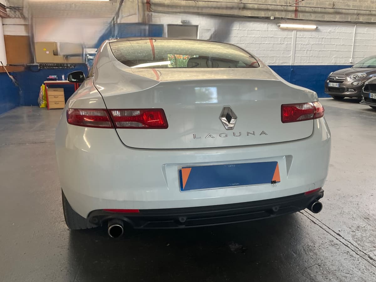 renault Laguna 2010 image 9