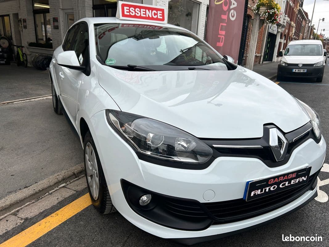 renault megane 2015 image 10