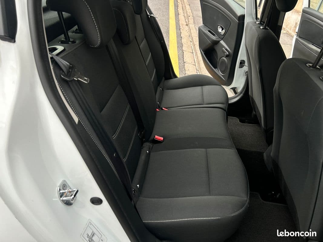 renault megane 2015 image 6