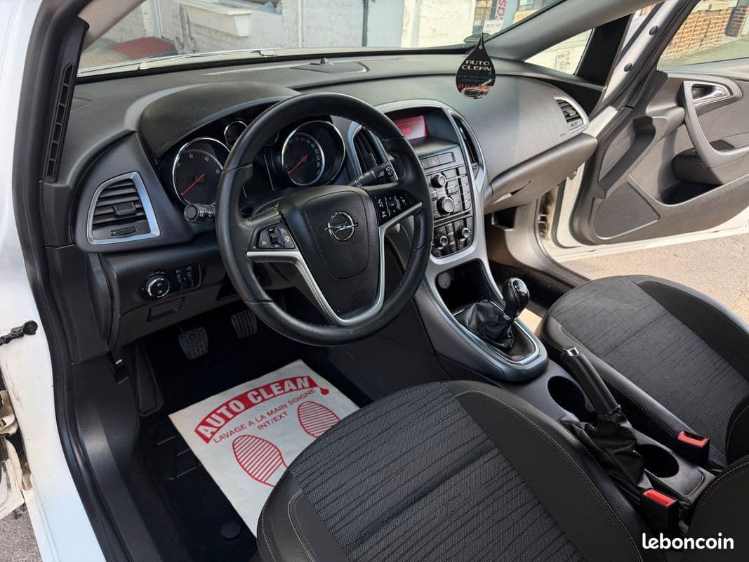 opel astra 2014 image 3