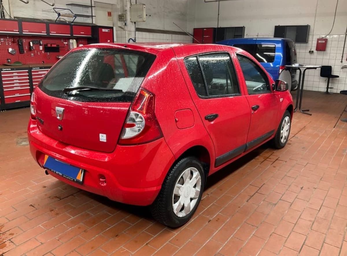 dacia Sandero 2009 image 2