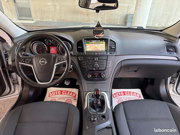 Loader 🇫🇷INSIGNIA 140Ch *SUIVI COMPLET Distrib à chaîne image