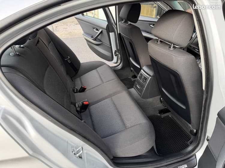 Loader BMW 320i 150Ch *CARNET à Jour Ess + GPL image