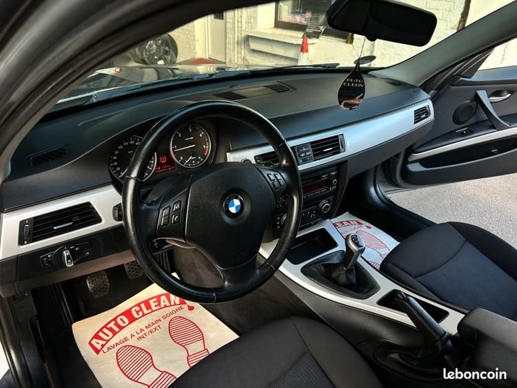 Loader BMW 316d 2.0D *Carnet à Jour Exclusive BMW GARANTIE image