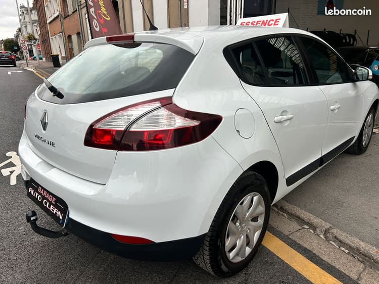 Loader MEGANE III 1.6i *61.761Kms CARNET à JOUR 2015 image